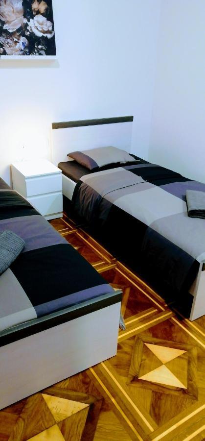 Zpula Center Studio Apartments Exteriér fotografie