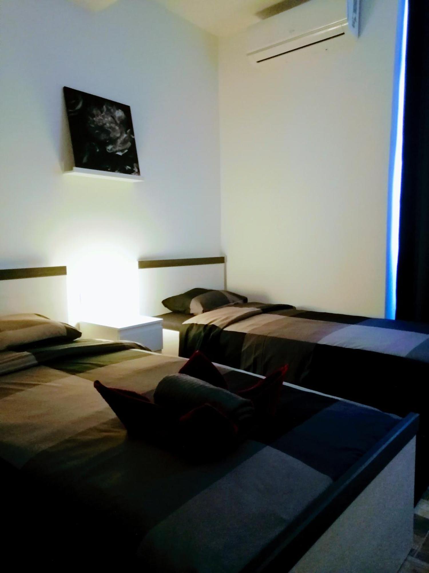 Zpula Center Studio Apartments Exteriér fotografie